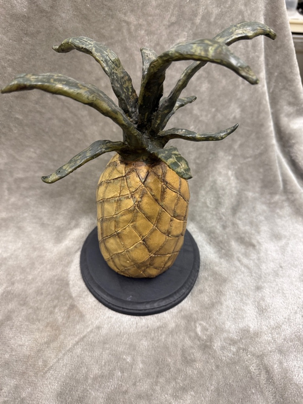 Decorative Pineapple Sculpture J